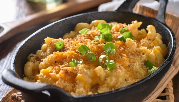 Mac and cheese in cast iron skillet