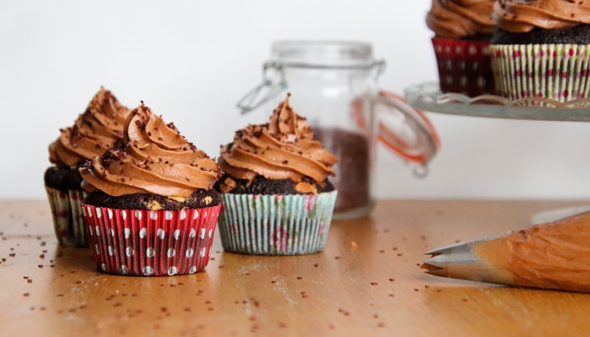 The baking trials: What's the best way to line cupcake pans?