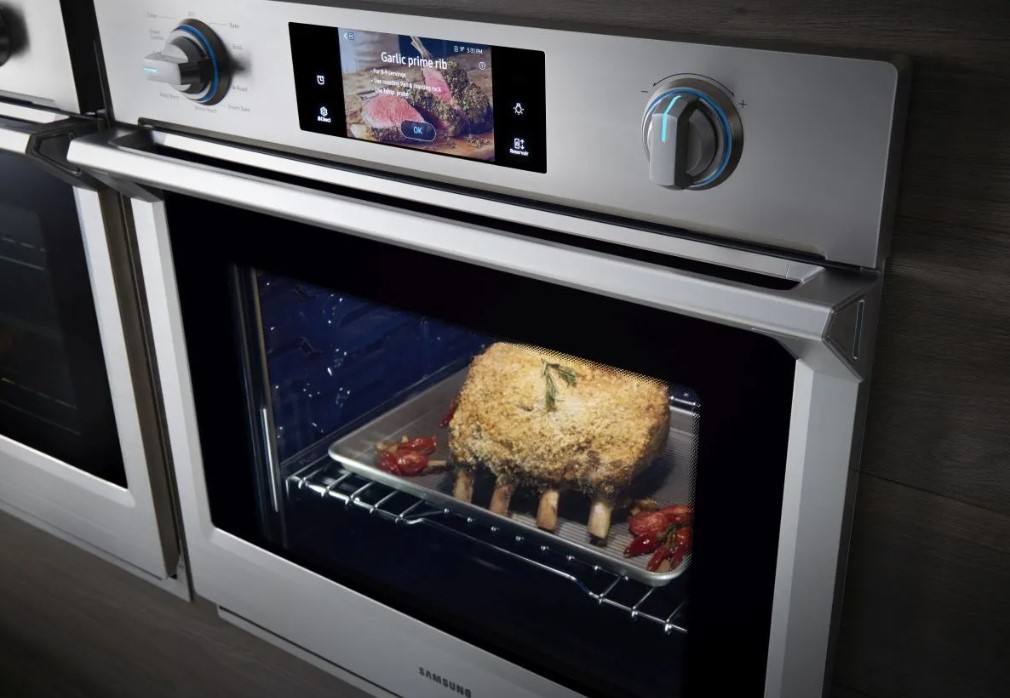 Samsung wall oven with digital display