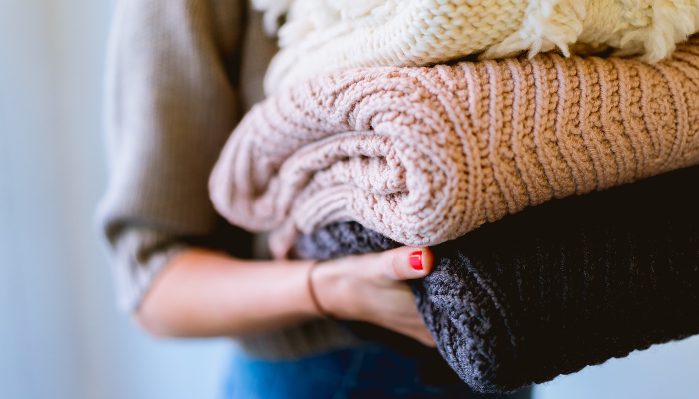 Five Easy Hacks To Remove Lint From Woolen Clothes This Winter