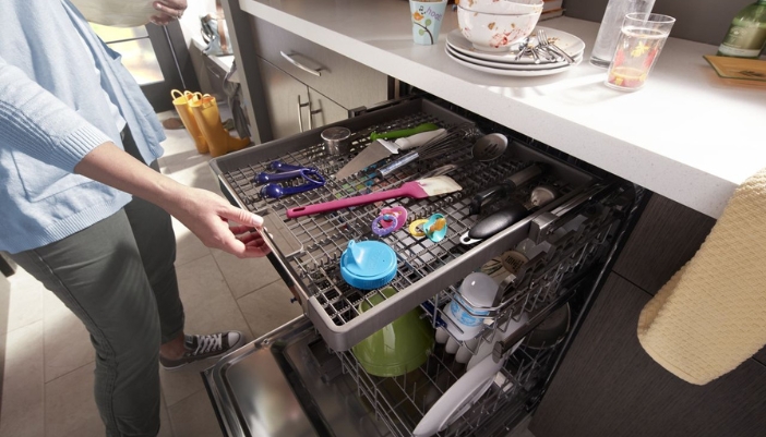 How to Load a Dishwasher Properly