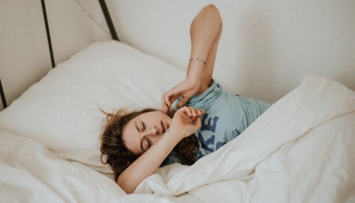 4 Tips to Adjust Your Sleep Routine During the Summer | McLellan ...