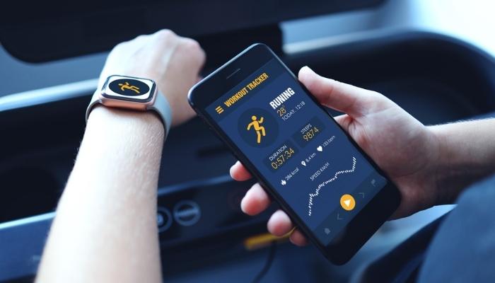 using smart phone and watch to connect to gym workouts