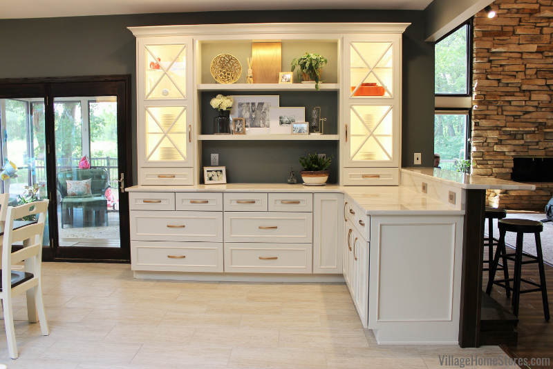 Custom Amish Cabinetry kitchen hutch area design in a Coal Valley, Illinois home. 