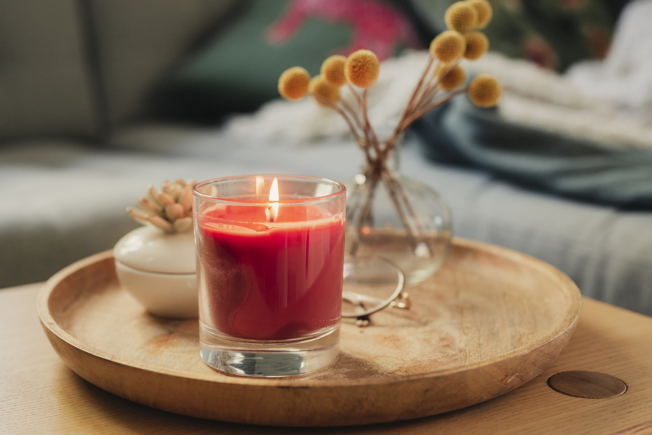 How To Embrace The Romantic Decorating Style Kusel S Furniture   Romantic Style Candle 