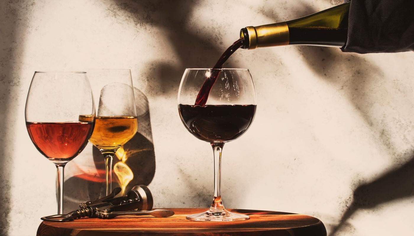 7 Healthy Reasons You Should Drink Wine After Dinner