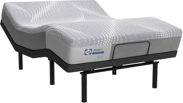 Front view of Sealy 52919951 hybrid mattress 