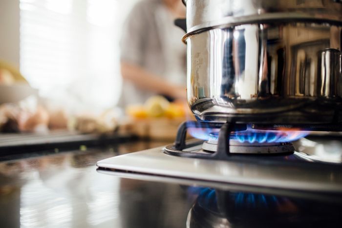 Pro Tips on How to Clean an Electric Stove Top