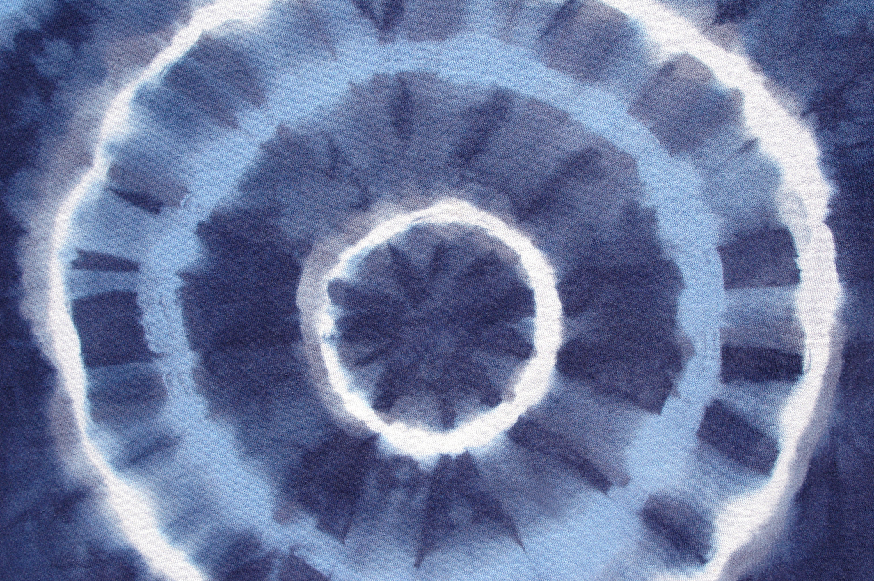 bullseye tie-dye pattern