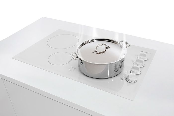 Cook Quickly with a Frigidaire Cooktop