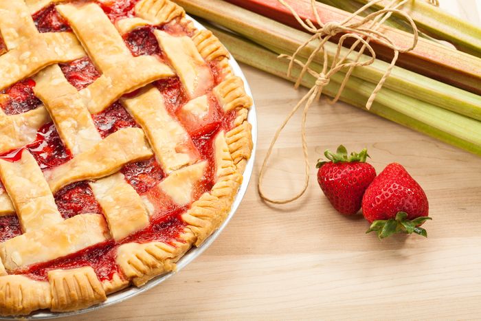 Use a Frigidaire Range for Baking on National Strawberry Rhubarb Pie Day