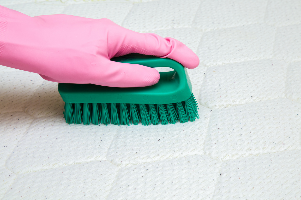 How to Clean a Sealy Posturepedic Mattress 