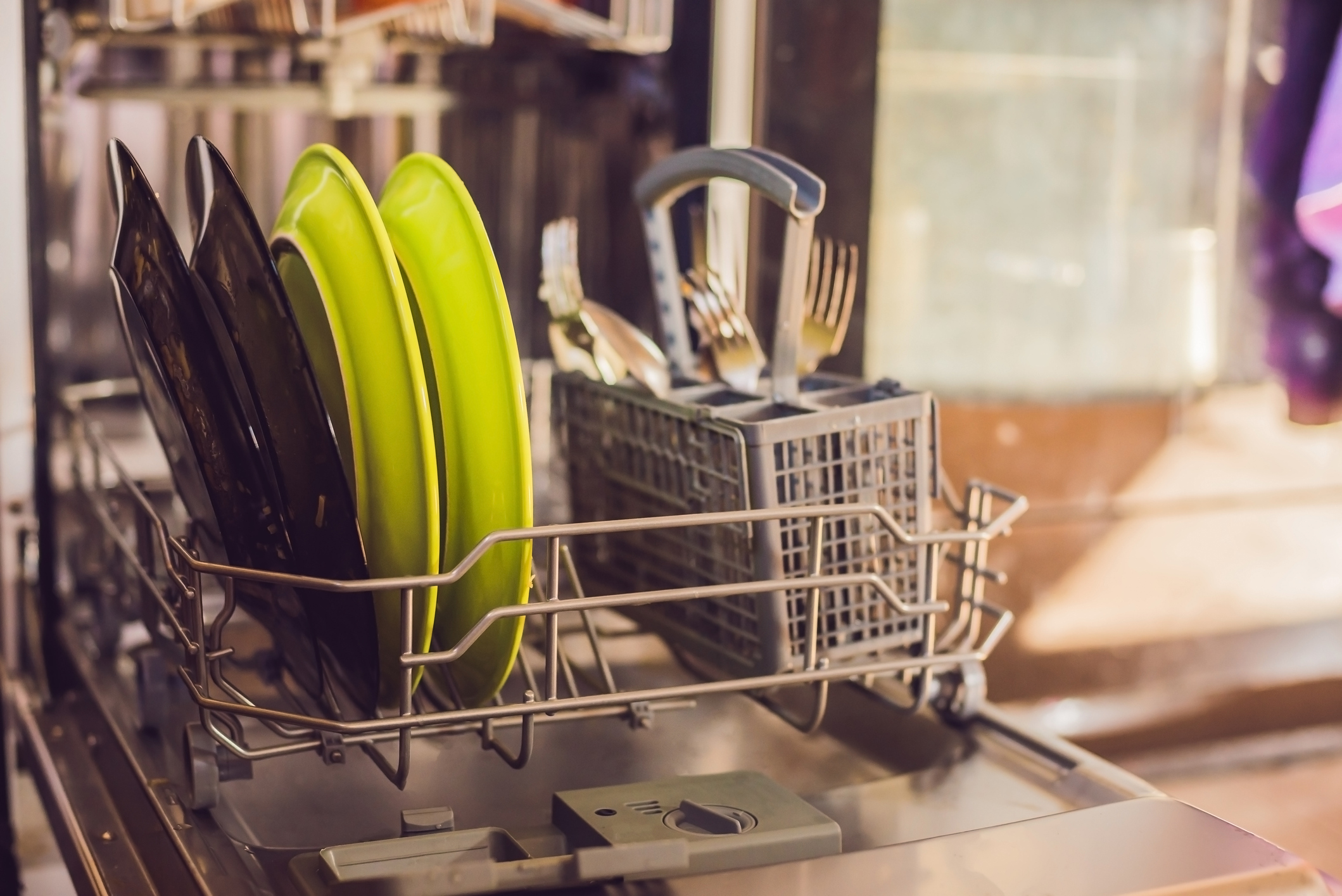 5 Reasons Why You Shouldn't Rinse Dishes Before Loading in the Dishwasher
