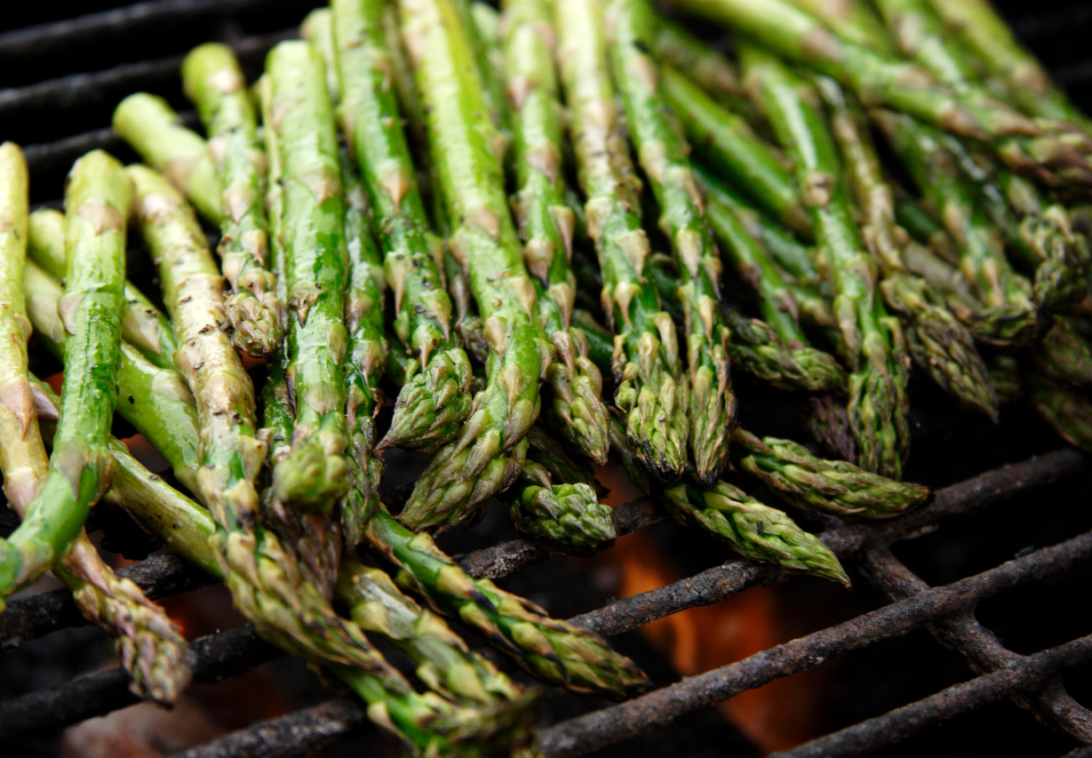 asparagus on grill
