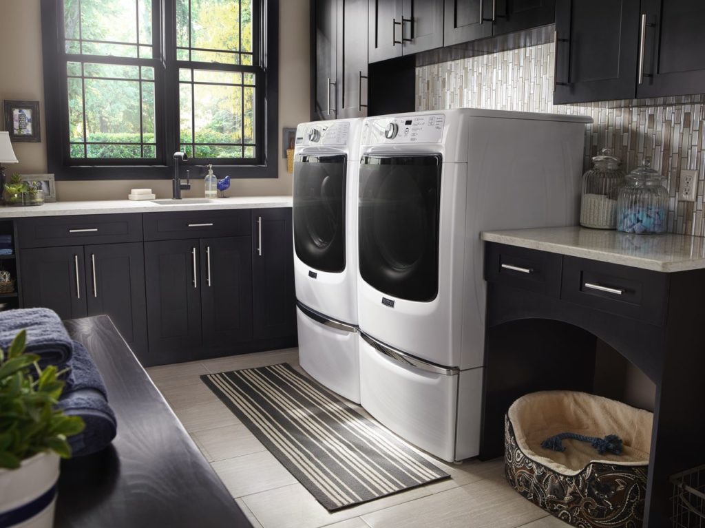 Make Your Small Laundry Closet Look Nice With Maytag Appliances ...