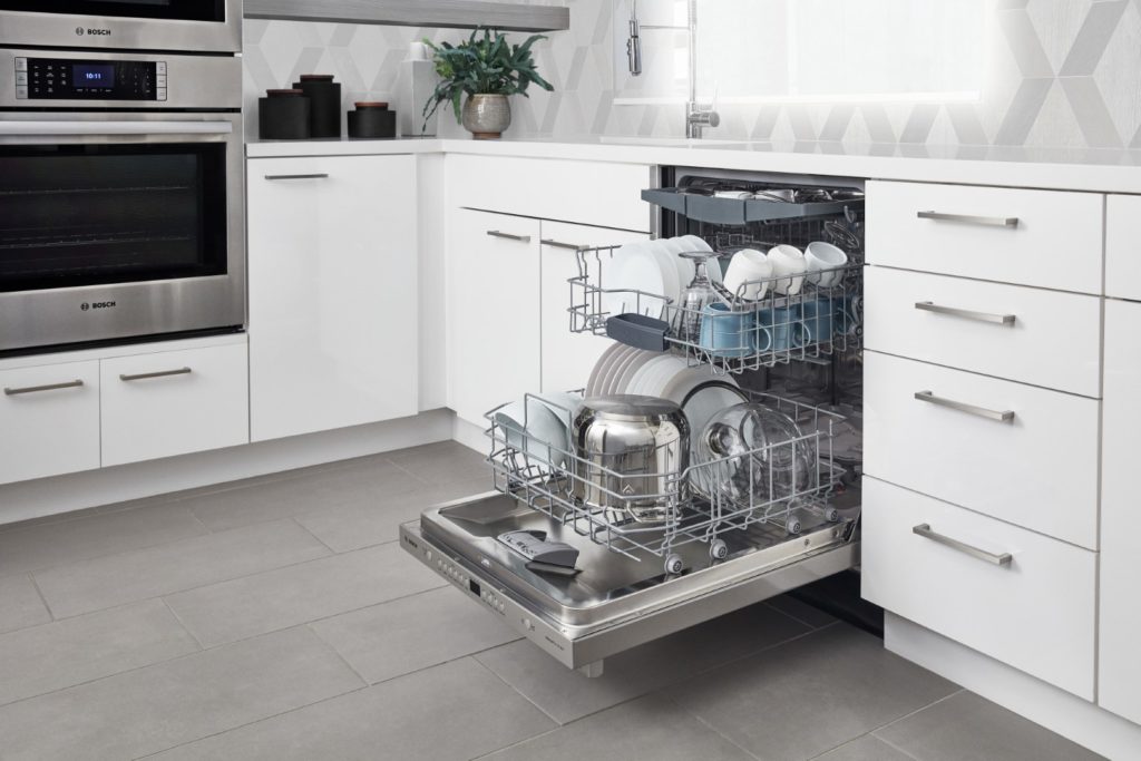 Bosch 100Series Dishwasher in Stainless Steel_Racks