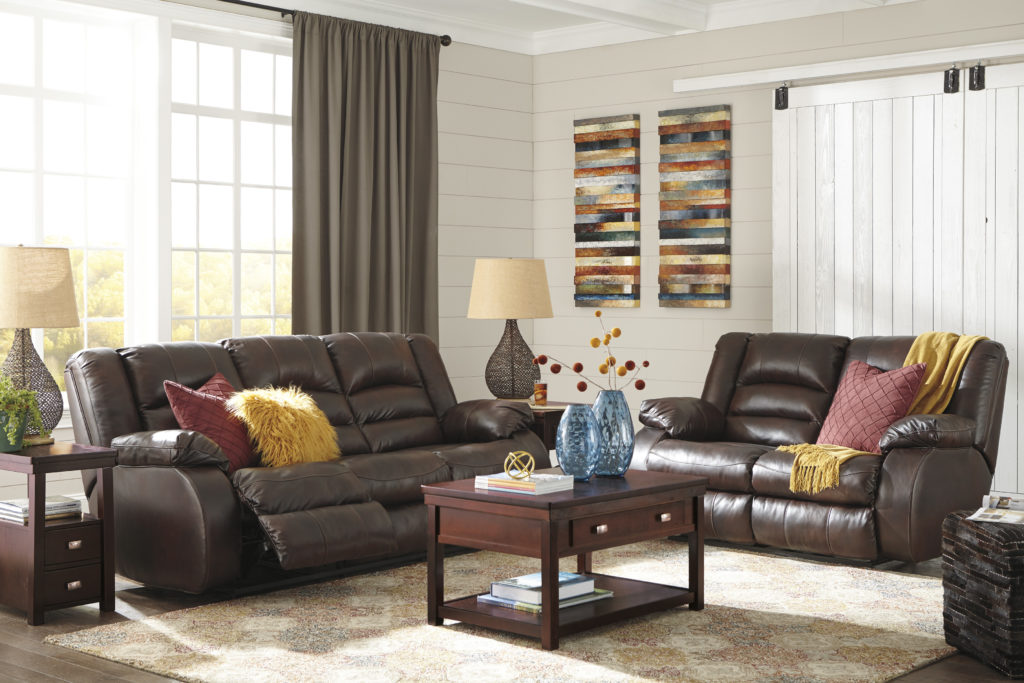 Bright Living Room Decor with Leather Sofa