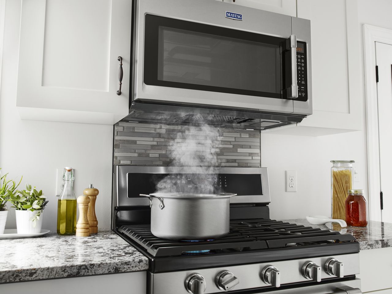 Choosing the Perfect Microwave Style for Your Kitchen