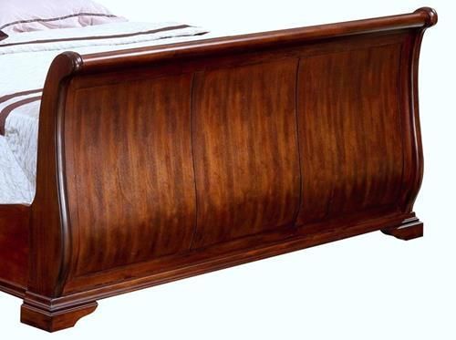 New Classic® Home Furnishings Whitley Court Tobacco Queen Footboard