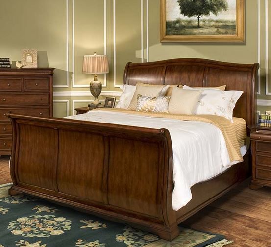 New Classic Whitley Court Sleigh Bed 0