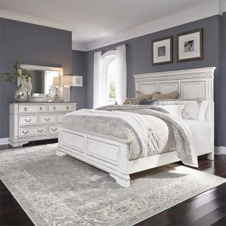 Liberty Furniture Abbey Park 4-Piece White California King Panel Bed Set