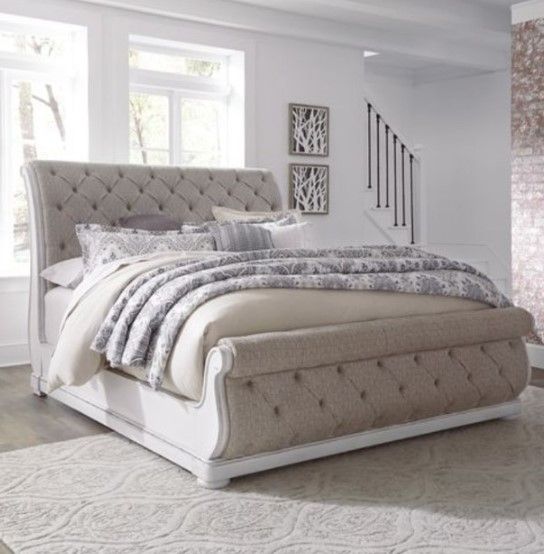 Liberty Magnolia Manor Antique White California King Upholstered Sleigh Bed Watsons Furniture 7721