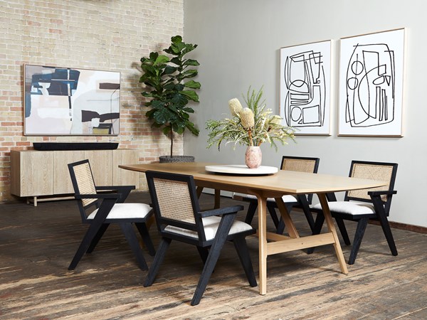 4 hands dining chairs