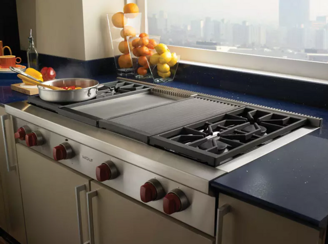 Wolf® 48" Stainless Steel Pro Style Gas Rangetop 5