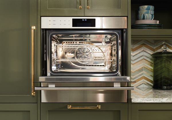Wolf® E Series Transitional 24" Stainless Steel Electric Built in Single Oven 2