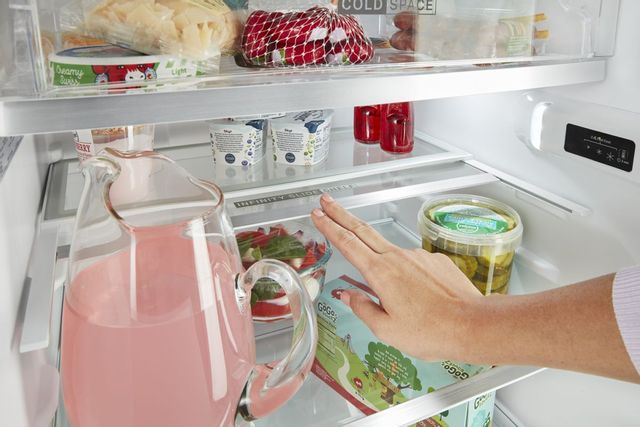 Réfrigérateur à congélateur supérieur de 24 po Whirlpool® de 11,6 pi³ - Acier inoxydable résistant aux traces de doigts 9