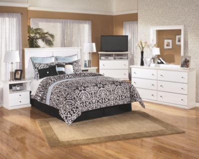 Signature Design by Ashley® Bostwick Shoals White Queen/Full Panel Headboard 5