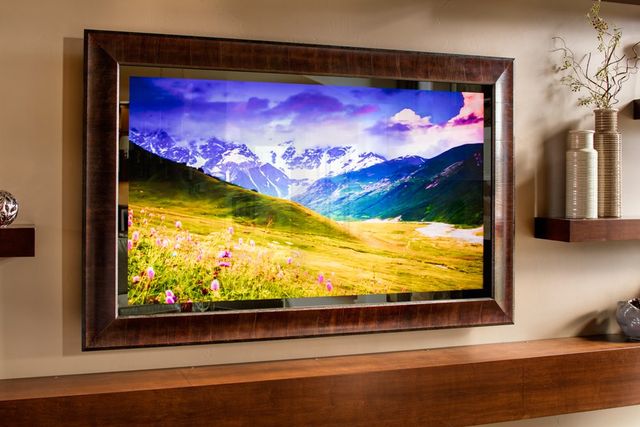 Seura® 65" Antica Wood Frame 4K Ultra HD Mirrored TV 6