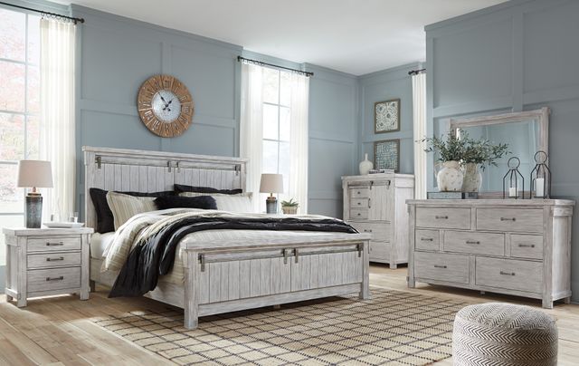 Signature Design by Ashley® Brashland White Queen Panel Bed 2