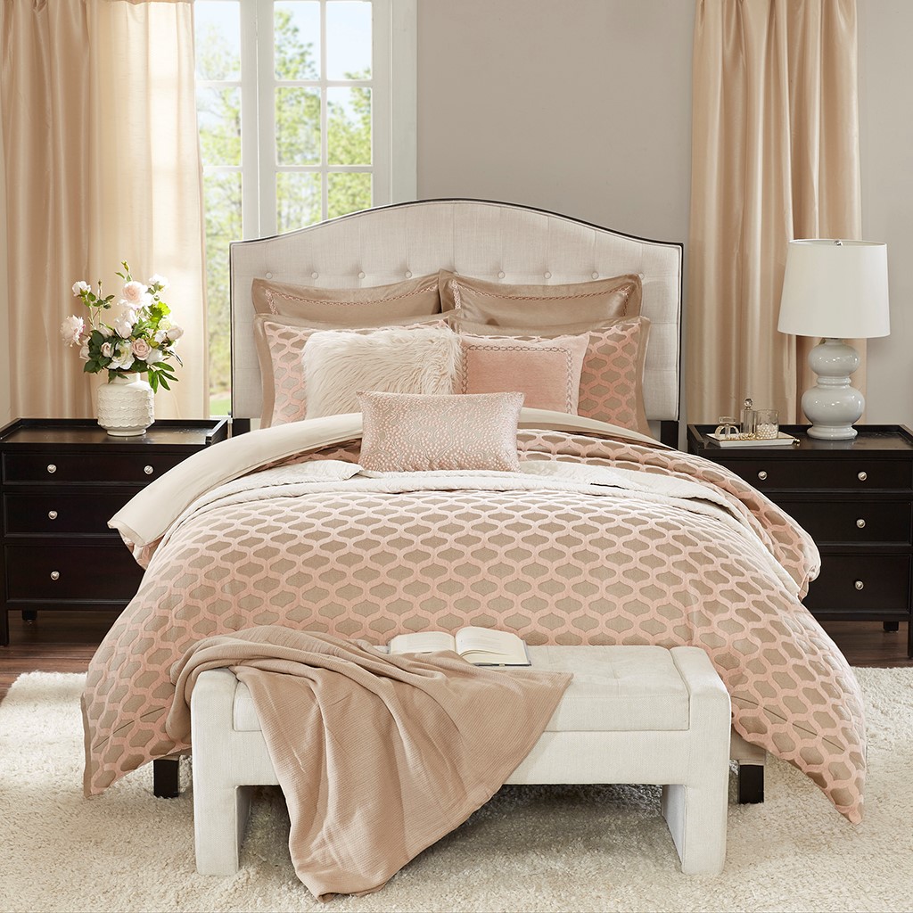 Romance Pink King Comforter Set | Bob Mills Furniture