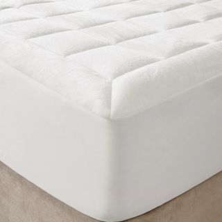 Olliix by Madison Park White Overfilled Plush Waterproof Queen Cloud Soft Mattress Pad