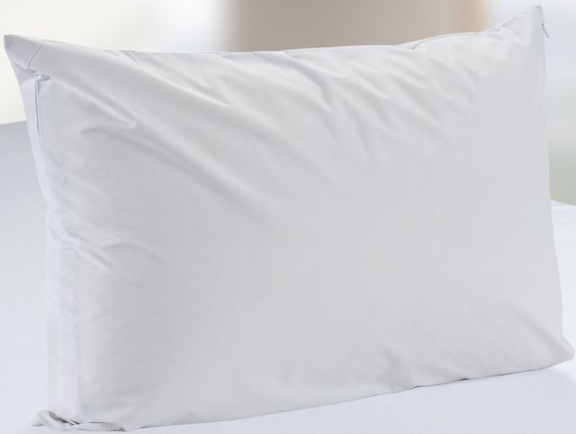 DreamFit® DreamComfort™ White Standard Pillow Protector 0