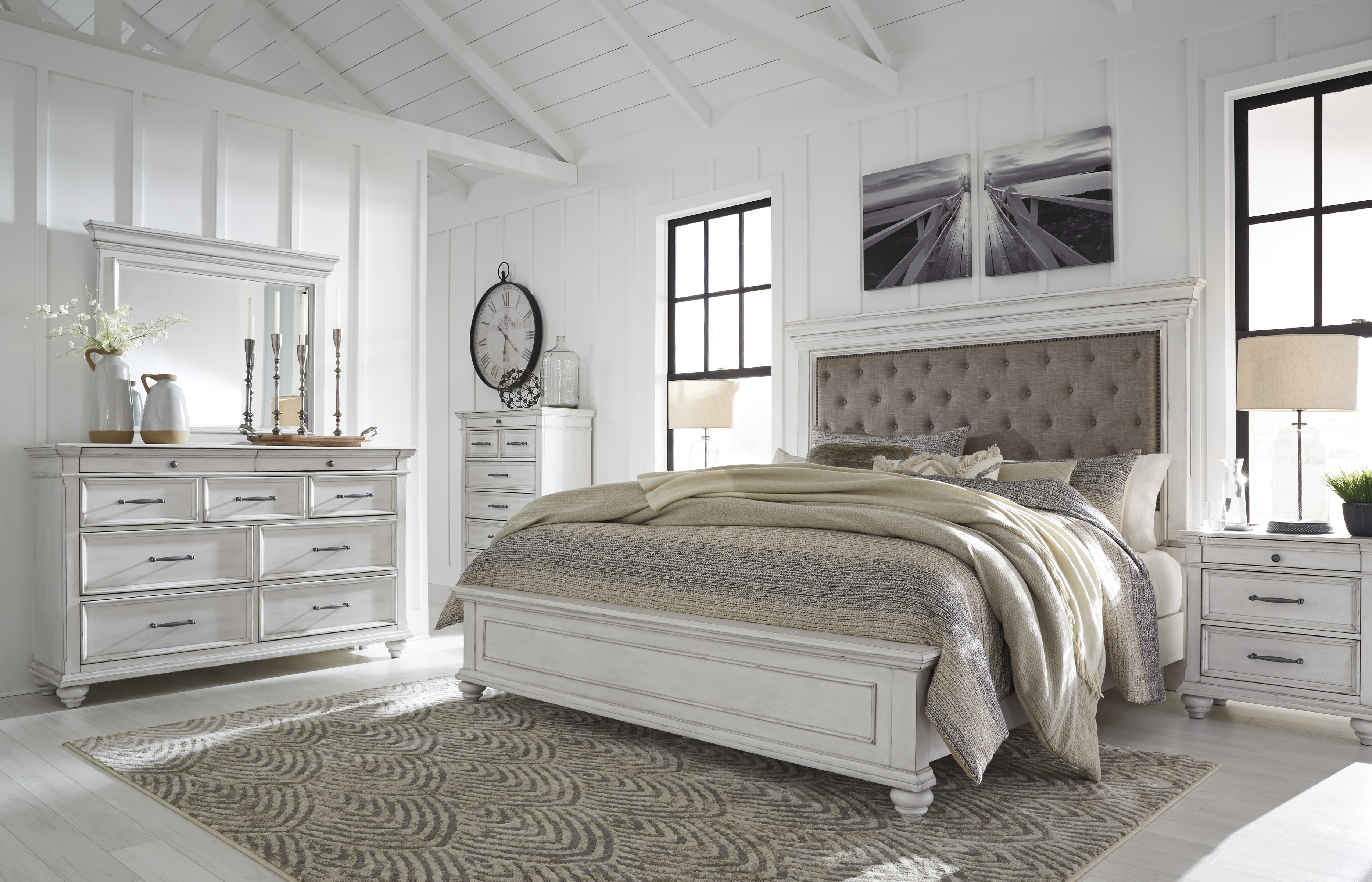 Benchcraft® Kanwyn 4-Piece Whitewash King Bedroom Set
