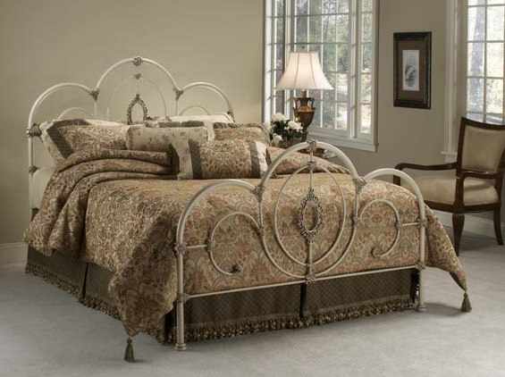 Hillsdale Furniture Victoria Queen Bed-0