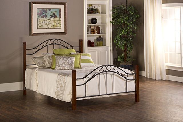Hillsdale Furniture Winsloh Medium Oak Twin Bed  1