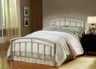 Hillsdale Furniture Claudia Full Bed