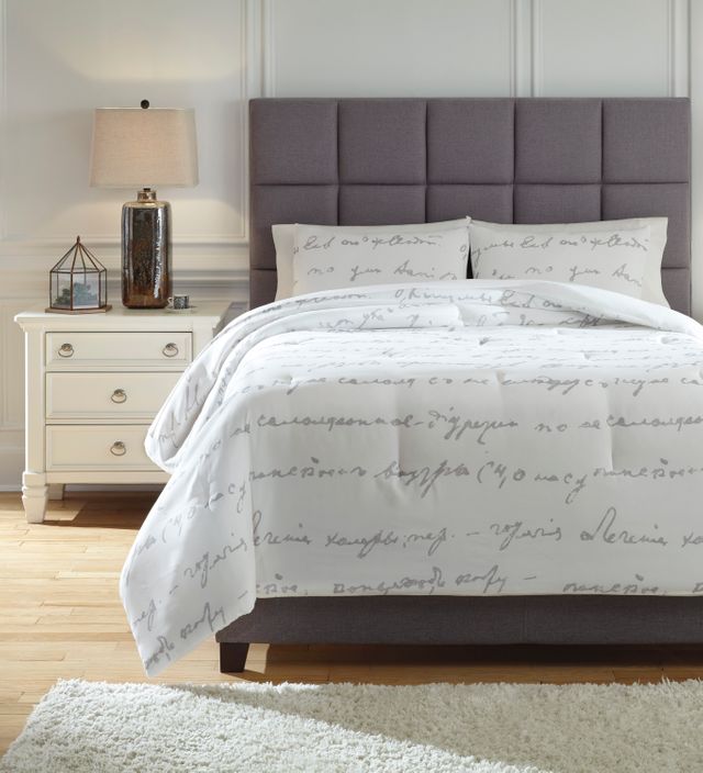 Signature Design by Ashley® Adrianna Gray/White Queen Comforter Set-1