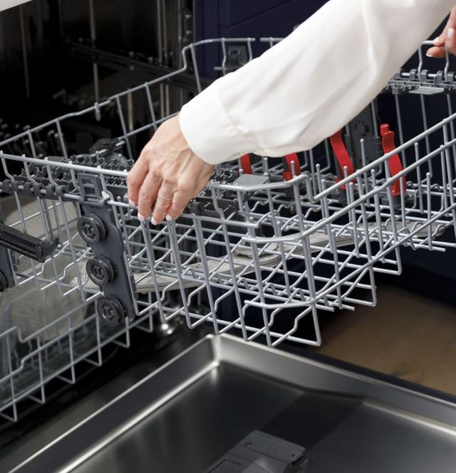 GE® 24" Stainless Steel Built In Dishwasher 9