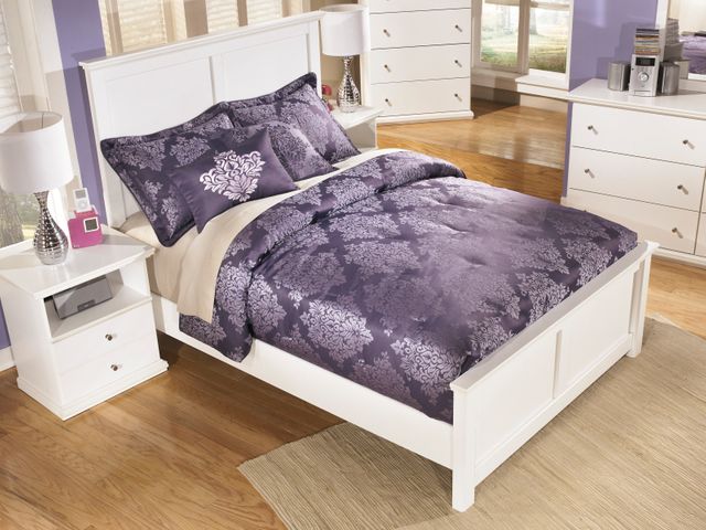 Signature Design by Ashley® Bostwick Shoals White Queen Panel Bed 14
