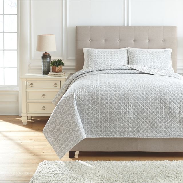 Signature Design by Ashley® Mayda Gray/White King Quilt Set-2