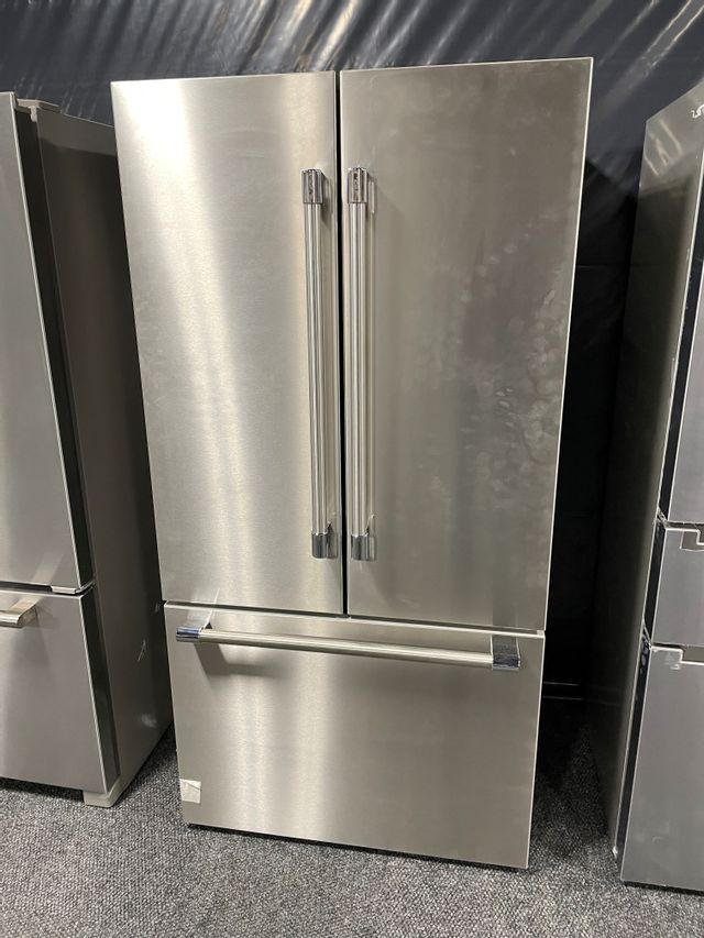 Thermador® Freedom® 20.8 Cu. Ft. Stainless Steel French Door Refrigerator-0