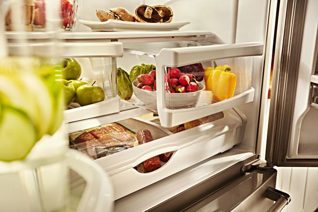 Réfrigérateur à portes françaises à profondeur de comptoir de 36 po KitchenAid® de 20,0 pi³ - Acier inoxydable 23