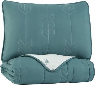 Signature Design by Ashley® Averlett Teal/White/Gray Twin Quilt Set