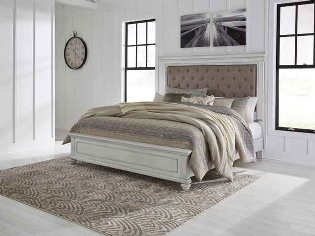 Benchcraft® Kanwyn Whitewash Upholstered Queen Panel Bed 3