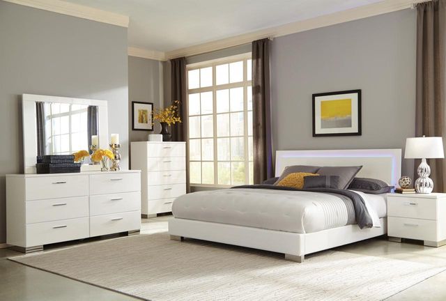 Coaster® Felicity 5 Piece Glossy White California King Low Profile Bedroom Set