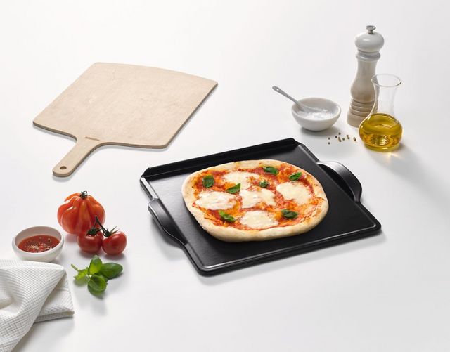 Miele Baking and Pizza Stone -3